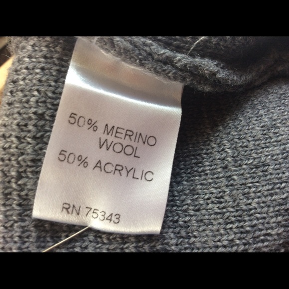 Sweater - Picture 6 of 6